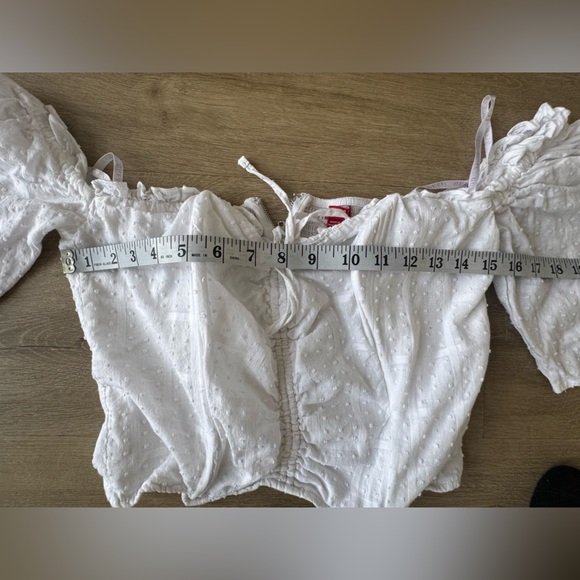 Guess Cotton Top Eyelet Peasant Blouse Crop Puff Sleeve SZ L - Picture 4 of 5